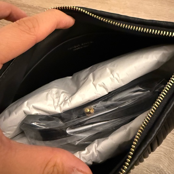 Mansur Gavriel Elegant Black Pleated leather Shoulder Bag - Picture 12 of 12